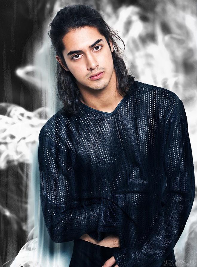 Miley Cyrus - ca sĩ có sở thích yêu ngắn ngủi, tình trường phức tạp-10