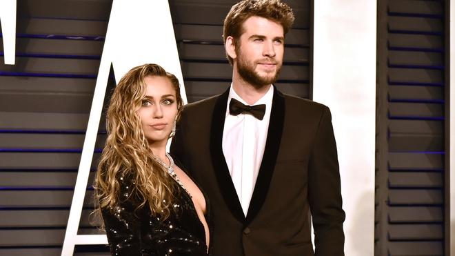 Miley Cyrus - ca sĩ có sở thích yêu ngắn ngủi, tình trường phức tạp-9