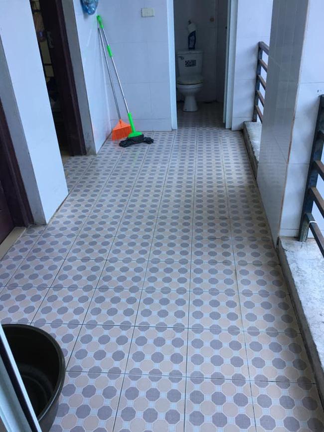 Cô gái đại náo khu cách ly: Chê WC bẩn nên tiểu ra nhà tắm, không chịu đeo khẩu trang, ném đồ vào mặt người ở cùng?-2