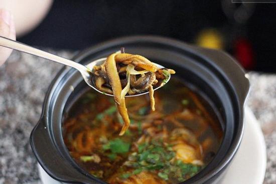 Lên hẳn trang tin của Mỹ, món súp lươn Nghệ An có gì đặc sắc bên trong?