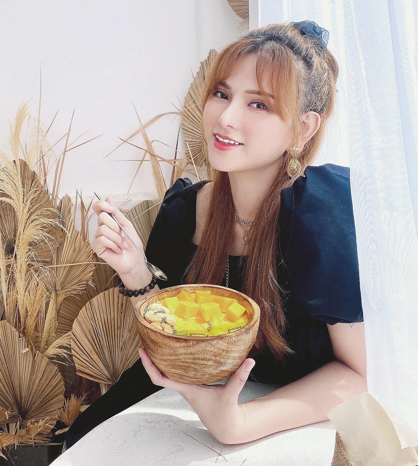 Thu Thủy sau phẫu thuật xinh thì có xinh nhưng nụ cười sao giống tượng sáp-5