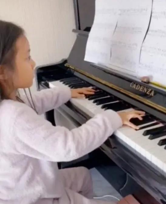 Mỹ nhân cắm sừng Lý Tiểu Lộ bị chê ở bẩn-5