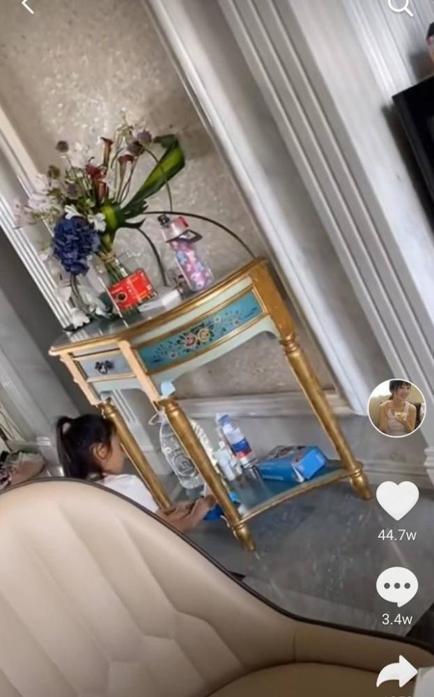 Mỹ nhân cắm sừng Lý Tiểu Lộ bị chê ở bẩn-6