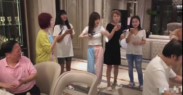 Mỹ nhân cắm sừng Lý Tiểu Lộ bị chê ở bẩn-8