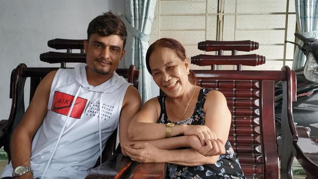 Sau tin đồn bỏ vợ, chú rể Pakistan đăng ảnh giường chiếu với cô dâu Việt 65 tuổi-1