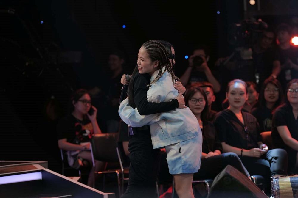 Tân binh bắn rap quá đỉnh, thí sinh nữ đầu tiên show Rap Việt về đội Suboi-5