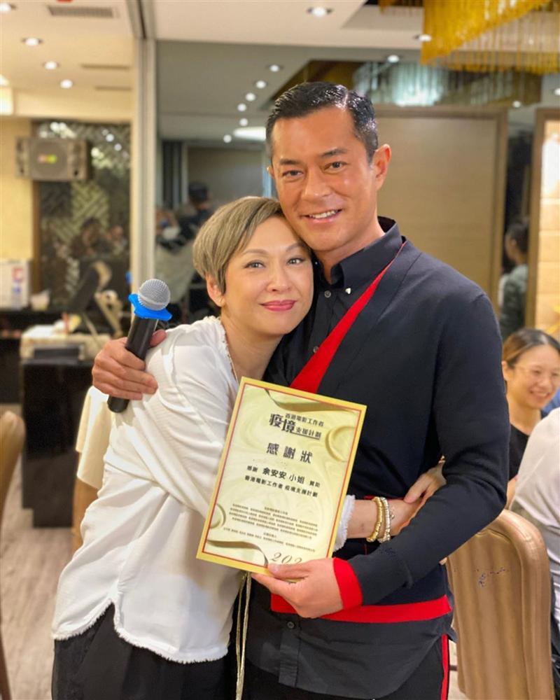 Vì sao Cổ Thiên Lạc phải giải cứu showbiz Hong Kong ?-4