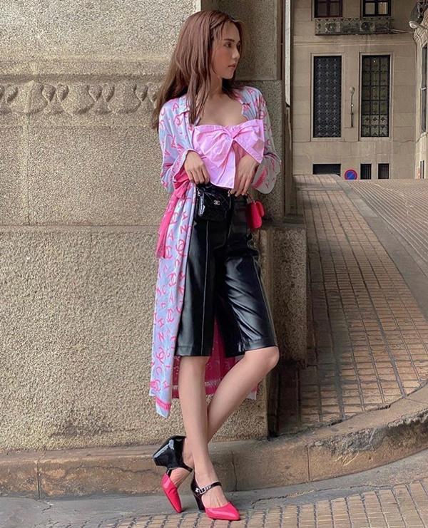 Minh Hằng, Đông Nhi hack tuổi với mốt áo nơ bướm dễ thương-8