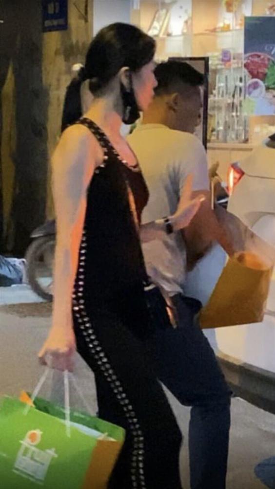 Lộ loạt ảnh Lệ Quyên bên phi công: Nam chính tưởng lạ mà hóa quen-2