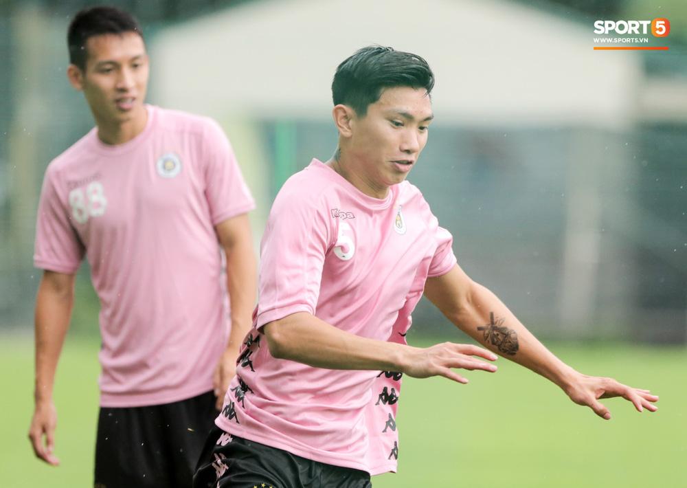 Đoàn Văn Hậu lộ body vạm vỡ, chiều cao khủng sau một năm sang Hà Lan thi đấu-3