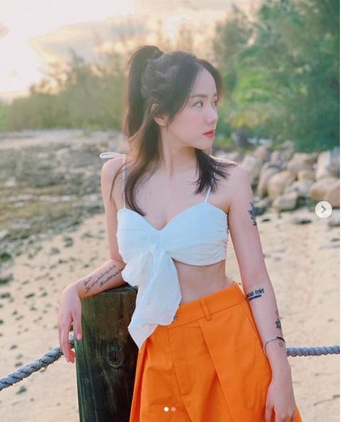 Chán kín đáo, Phương Ly tung ảnh bikini nóng rẫy khiến fan thả comment mlem mlem liên tục-2