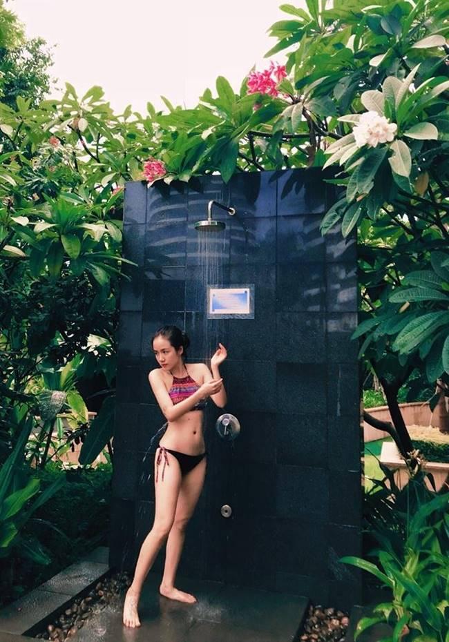 Chán kín đáo, Phương Ly tung ảnh bikini nóng rẫy khiến fan thả comment mlem mlem liên tục-4