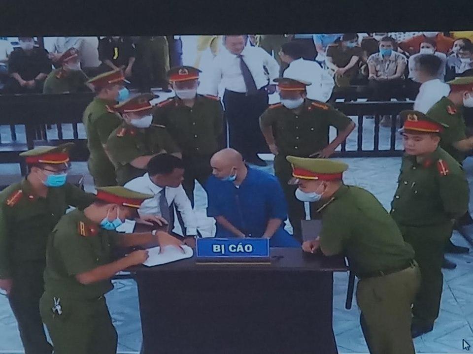 Đường Nhuệ lĩnh án 30 tháng tù vì đánh người ngay tại trụ sở công an-1