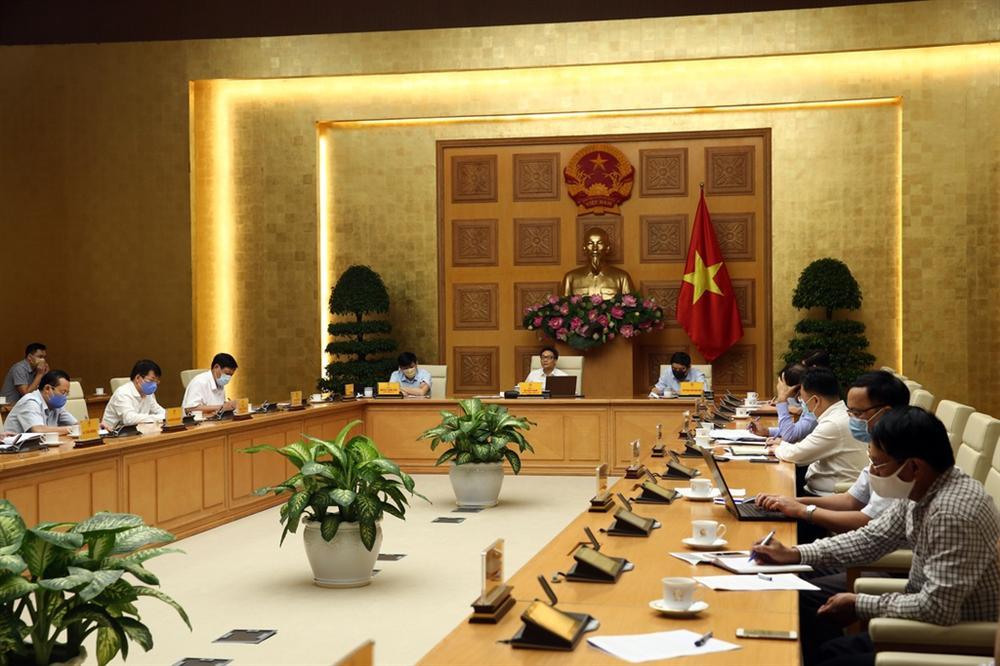 Phó thủ tướng: Ít nhất 1 năm nữa vaccine mới có thể đến với mọi người-3