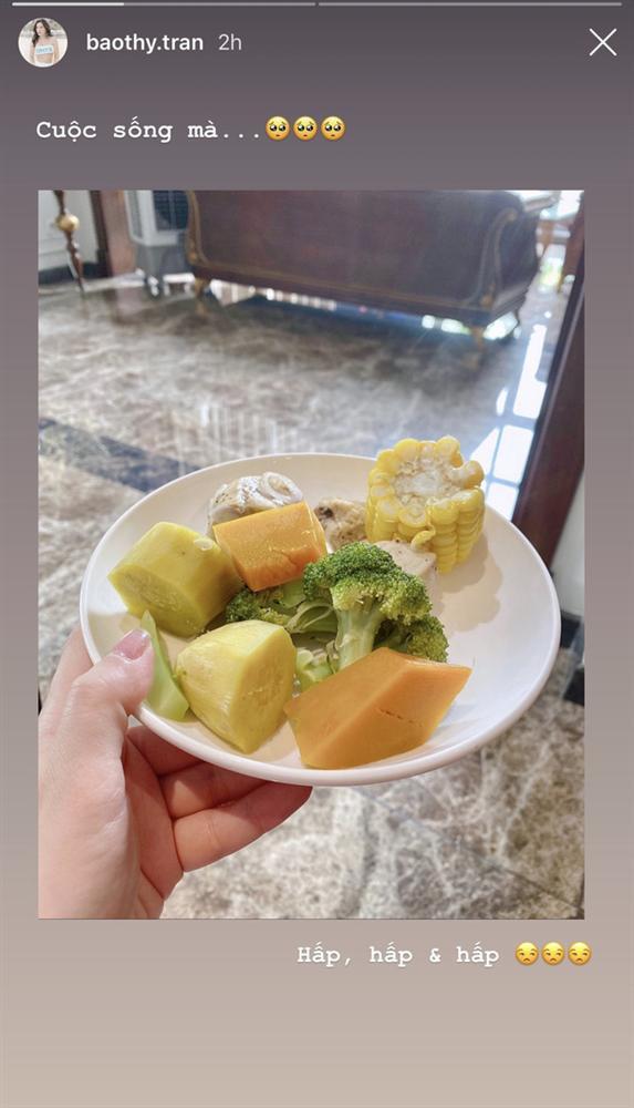 Bảo Thy khoe đồ chơi nấu ăn mới - tự làm lẩu hấp tại nhà nhưng chưa gì đã lo nhanh chán-2