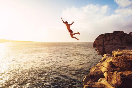 Sao Thiên Vương nghịch hành từ giữa tháng 8 đến hết năm, thời điểm để các chòm sao giải phóng bản thân khỏi ràng buộc