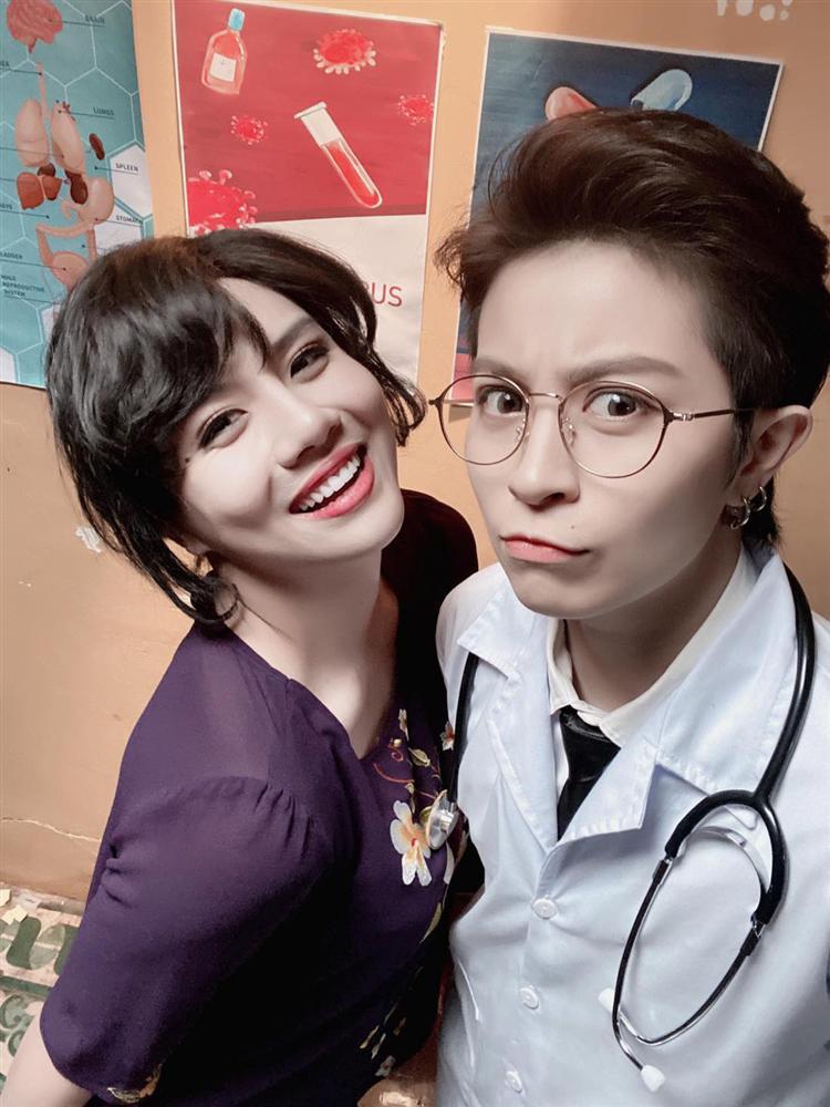 Bức ảnh gây lú: Gil Lê thì đẹp trai mà Duy Khánh lại quá xinh gái-3