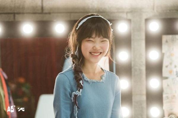 Những em út tài sắc vẹn toàn làng nhạc K-Pop debut ở tuổi 15-7