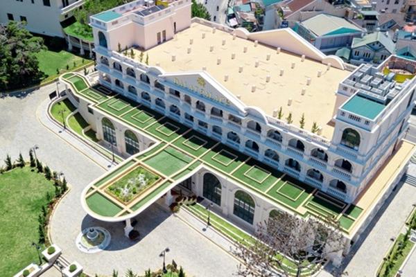 Tổ hợp khách sạn của Dương Trương Thiên Lý lỗ 100 tỷ đồng-1