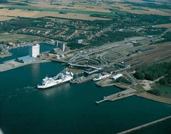 Ngoài ra, thị trấn Rødbyhavn của Lolland cũng sẽ góp mặt trong một số cảnh quay của "TENET".