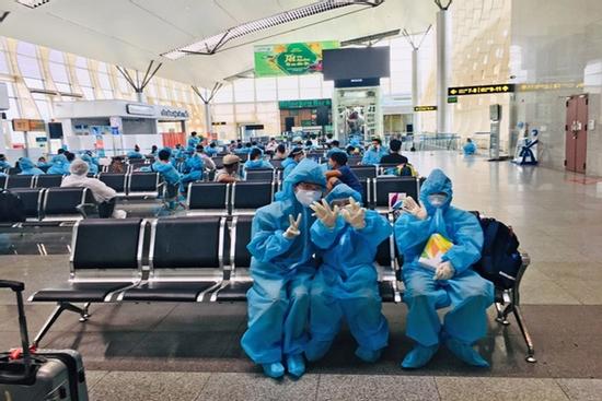 Người từ vùng giãn cách xã hội vào TP.HCM phải cách ly tập trung