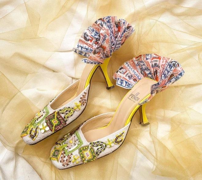 Nữ sinh nổi tiếng nhờ dùng vỏ mỳ tôm may quần áo-6