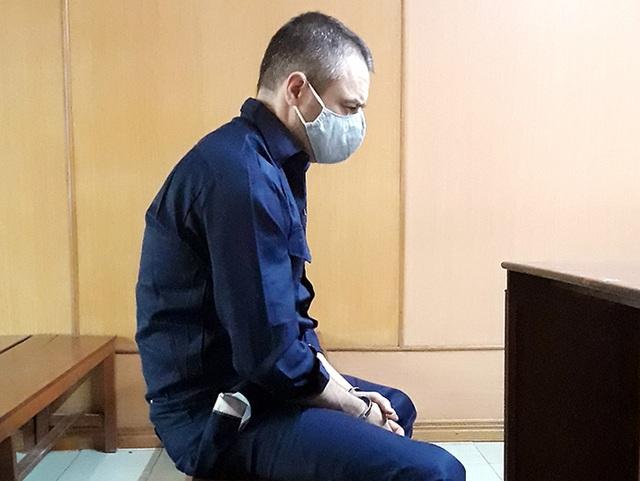 Giáo viên người Anh cướp 2,6 triệu ở cửa hàng tiện lợi TP HCM lĩnh án 5 năm tù-1