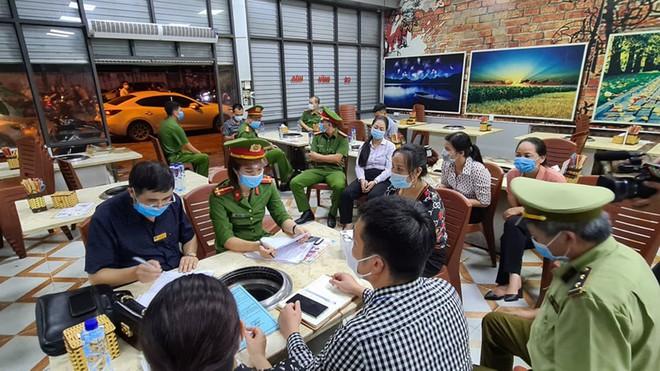 Nữ khách hàng bị bắt quỳ ở Bắc Ninh từng nhập viện vì lên cơn co giật-3