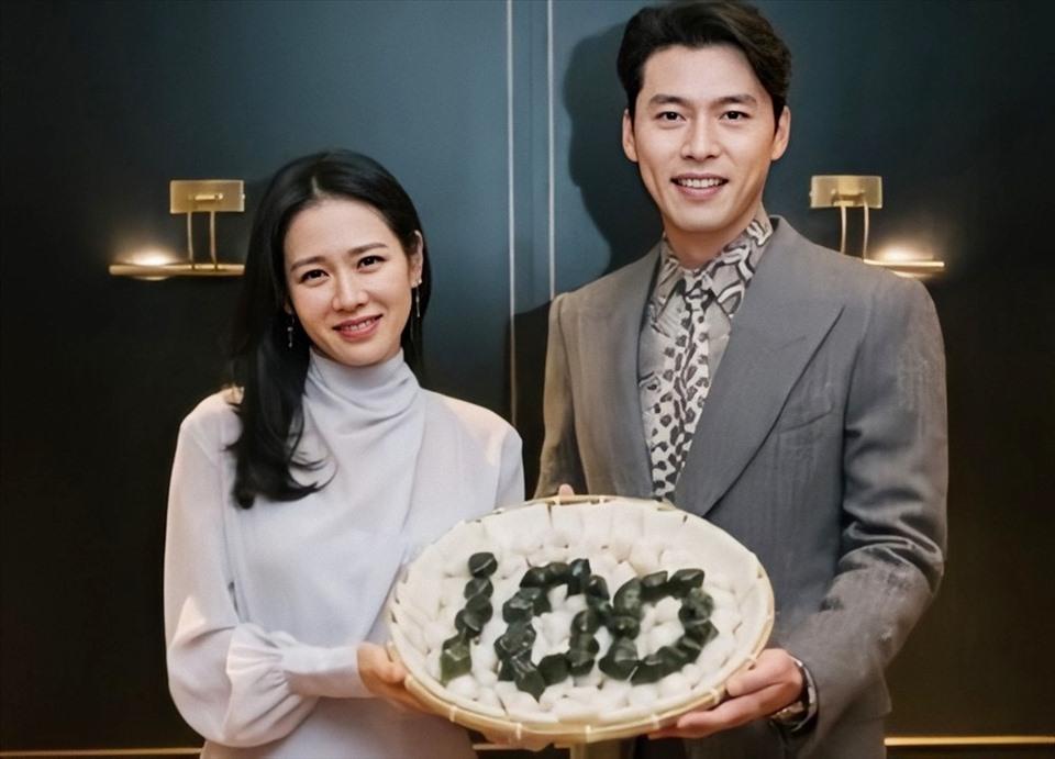 Hyun Bin - Son Ye Jin diện đồ ton-sur-ton tình bể bình-10