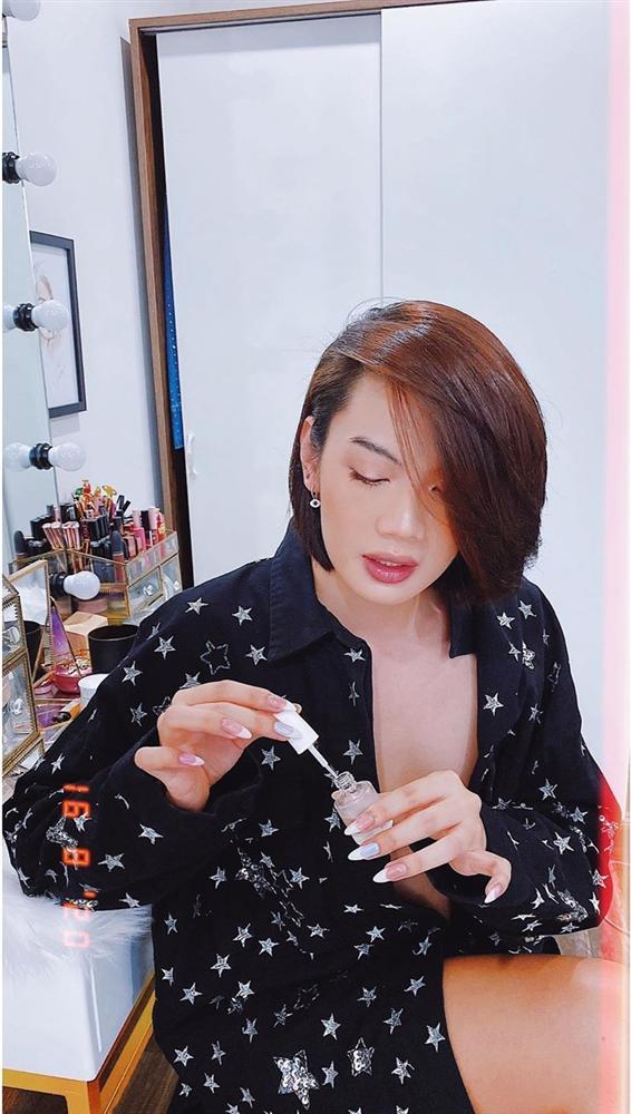 Mốt làm nail Dracula rợn người vì sao được hàng loạt celeb Việt mê mẩn?-10