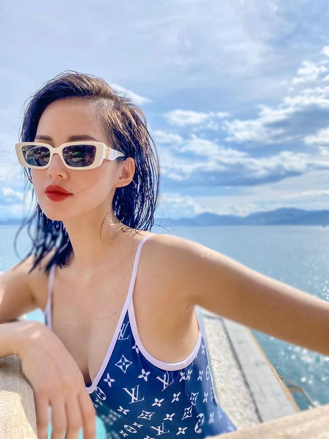 Trên đời luôn có một người như chồng Tâm Tít, gắng sức chụp ảnh cho vợ đến trẹo cả xương sống-3