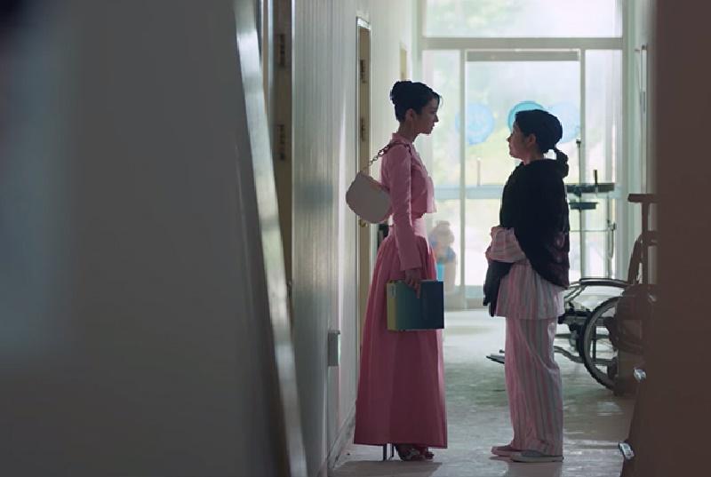 Top 5 đôi giày cao gót đắt đỏ nhất của Seo Ye Ji trong Điên thì có sao, đôi nào cũng xinh khiến chị em thích mê-4