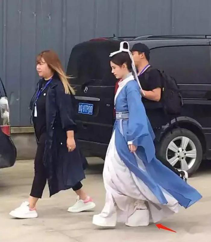 Cúc Tịnh Y có xứng Mỹ nữ 4.000 năm khi liên tiếp lộ khuyết điểm ngoại hình?-9