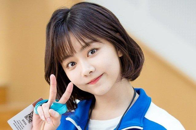 Sao nhí Bố ơi mình đi đâu thế xinh đẹp ngỡ ngàng ở tuổi 14-11