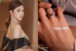 'Ngã ngửa' với sự thật bức ảnh hoa hậu Jolie Nguyễn khoe nhẫn cầu hôn