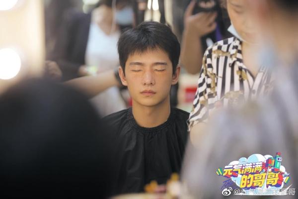 Sốc với hình ảnh mới nhất của Dương Dương trong show truyền hình-6