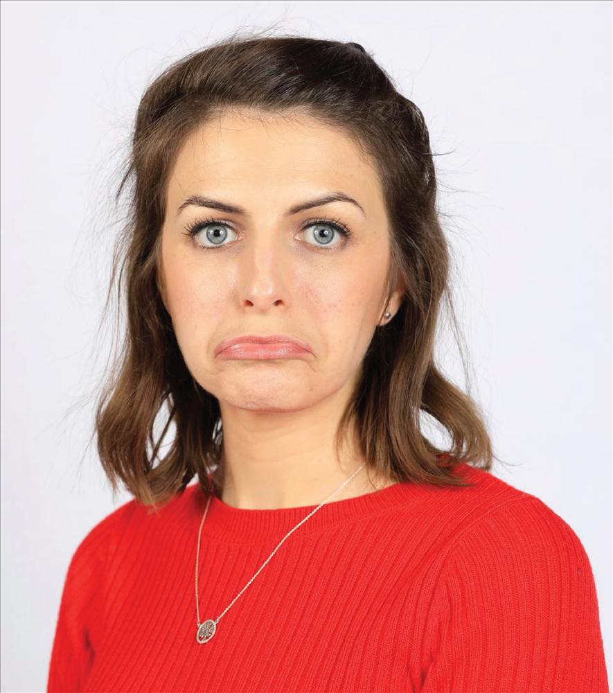 Động tác yoga thè lưỡi như dọa ma đang gây xôn xao hóa ra lại tốt cho cơ mặt cực kỳ!-7