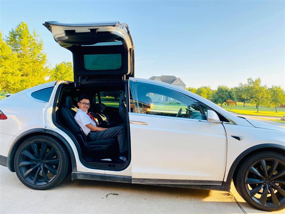 Con trai 14 tuổi lớn phổng phao của ca sĩ Hồng Ngọc-2