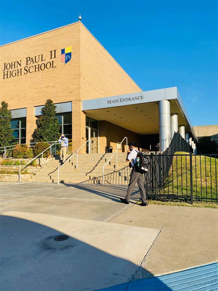 Con trai 14 tuổi lớn phổng phao của ca sĩ Hồng Ngọc-3