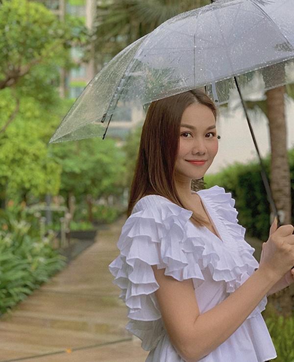 Thanh Hằng - Chi Pu cùng cả dàn mỹ nhân cá tính bỗng bánh bèo hết nấc vì váy áo bèo nhún-1