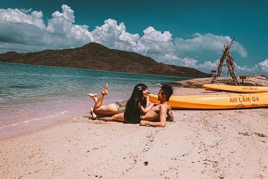 Nửa đêm đại gia Minh Nhựa được vợ 2 rủ ra khách sạn và cái kết 'mệt gần chết'