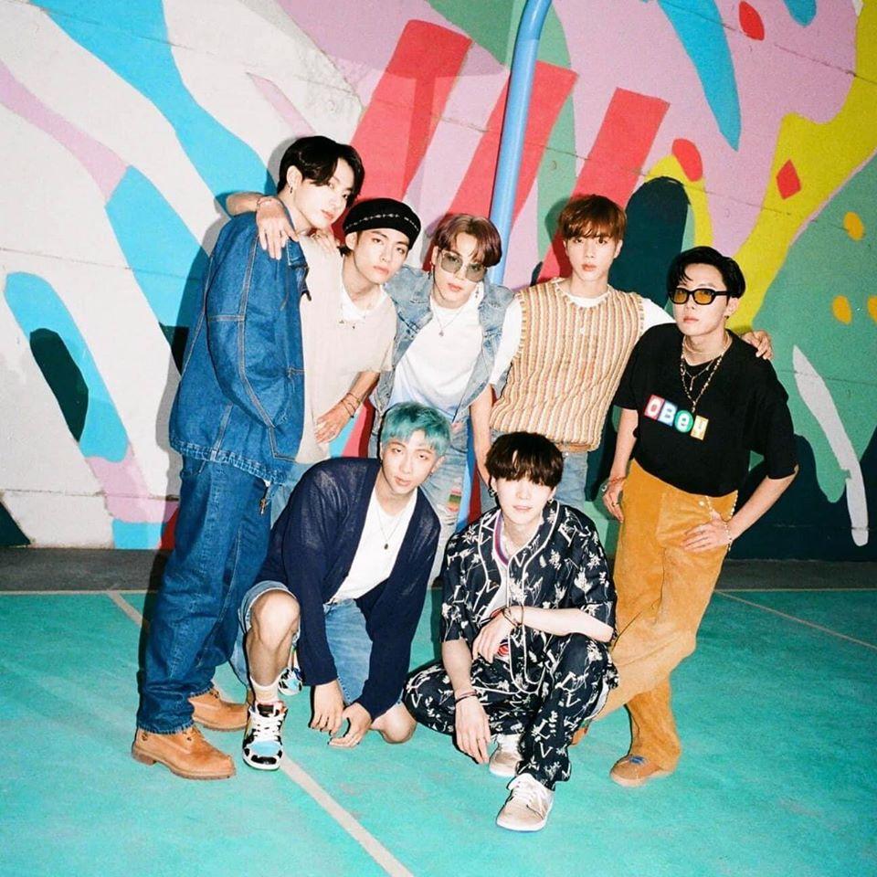 DYNAMITE của BTS vừa ra mắt đã xô đổ hàng loạt kỷ lục-1