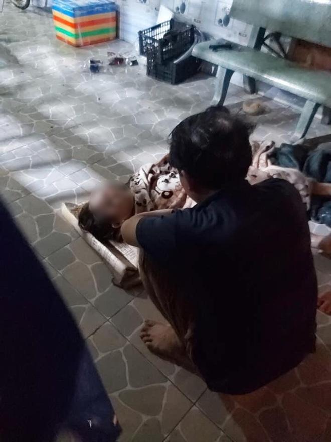 Người cứu 2 mẹ con vụ điện giật khi ngã xe: Vớt cô ấy lên, tôi chỉ biết khóc vì bất lực-5