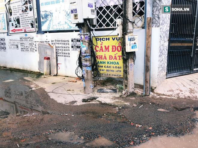 Người cứu 2 mẹ con vụ điện giật khi ngã xe: Vớt cô ấy lên, tôi chỉ biết khóc vì bất lực-7