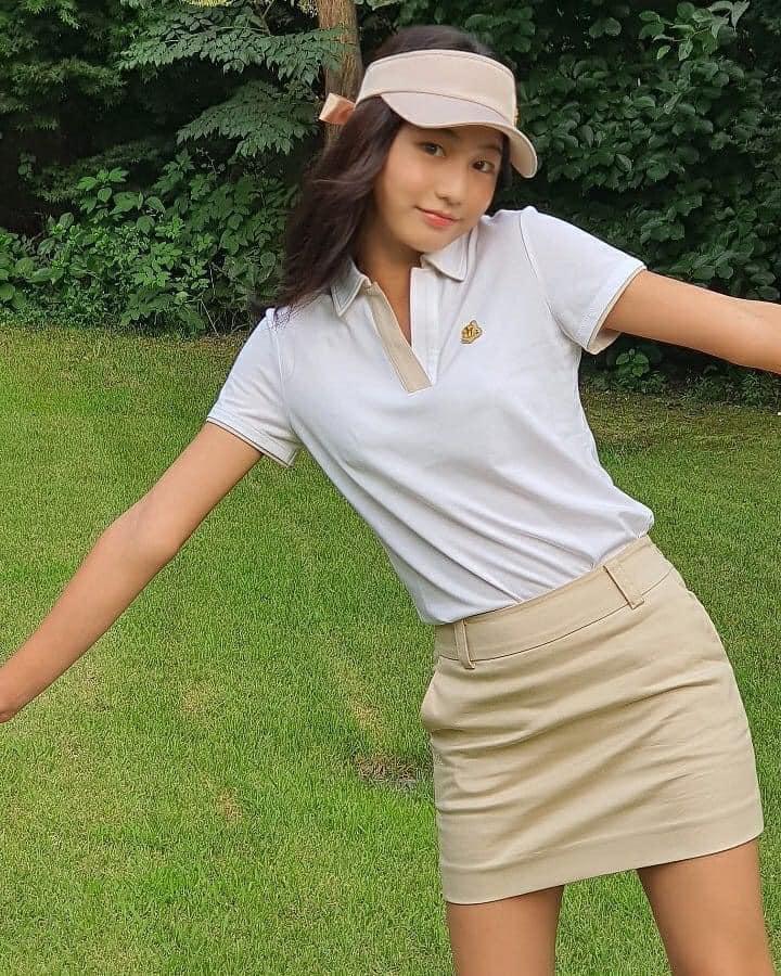 Sao nhí Bố ơi mình đi đâu thế xinh đẹp ngỡ ngàng ở tuổi 14-6