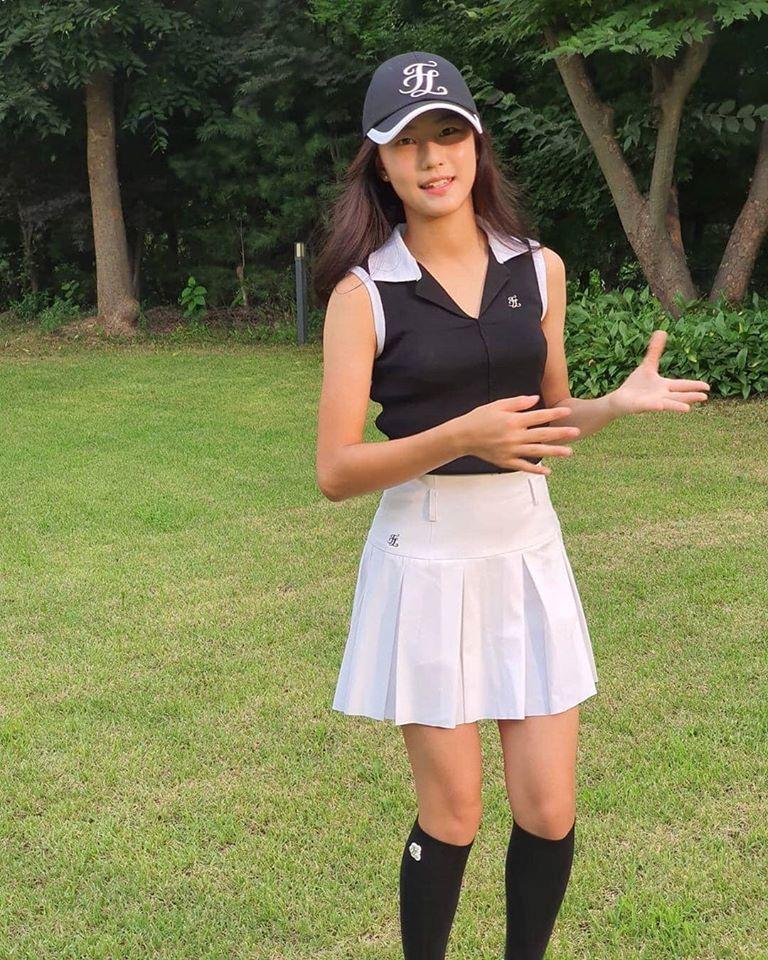 Sao nhí Bố ơi mình đi đâu thế xinh đẹp ngỡ ngàng ở tuổi 14-8