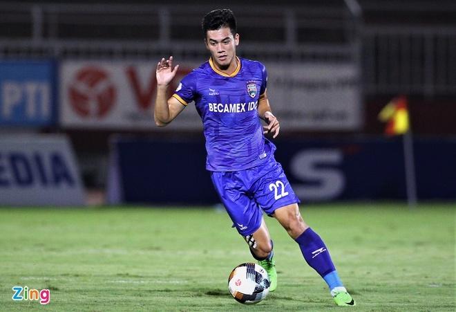 Tiến Linh bị cảnh cáo vì tham gia đội bóng nghệ sĩ-1