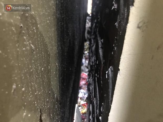 Bé sơ sinh bị vứt giữa 2 khe tường: Ông bà ngoại từ Ninh Bình ra Hà Nội nhận cháu-2