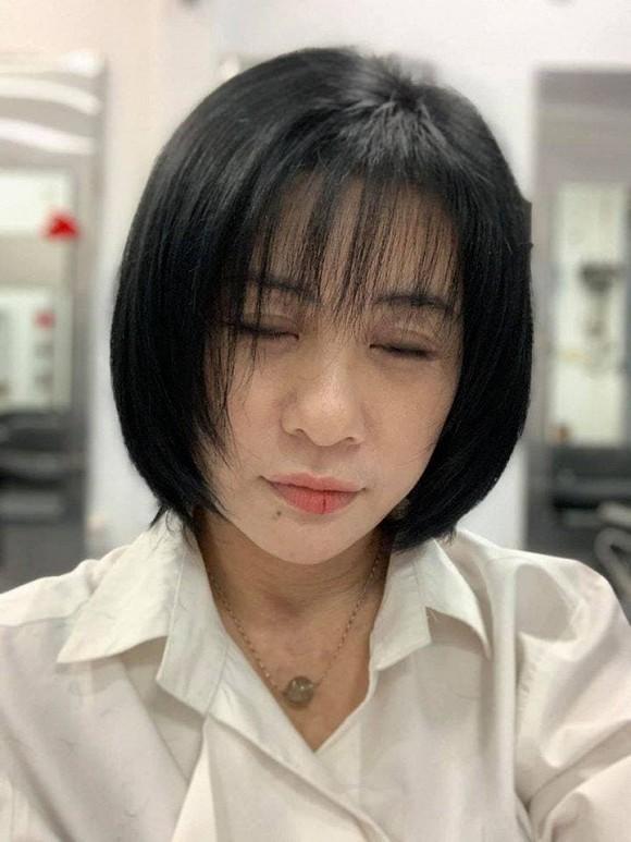 Cát Phượng hack cả chục tuổi với tóc mới nhưng lại để lộ đôi môi nứt nẻ hạn hán-3
