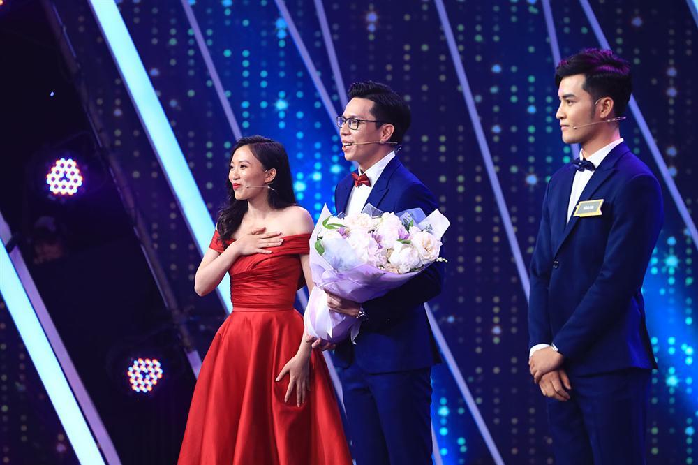 Siêu Trí Tuệ Mai Tường Vân bén duyên BTV truyền hình điển trai tại Người Ấy Là Ai-4